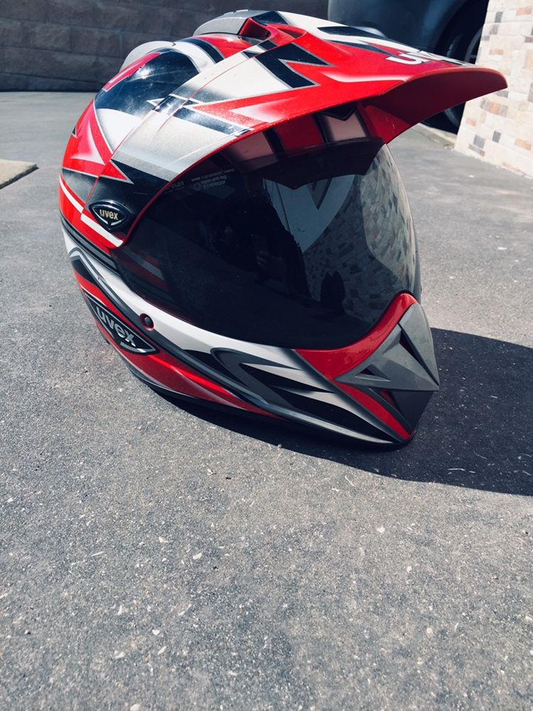 Capacete Uvex c/ viseira