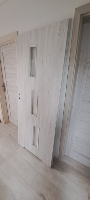 Drzwi łazienkowe 80 lewe