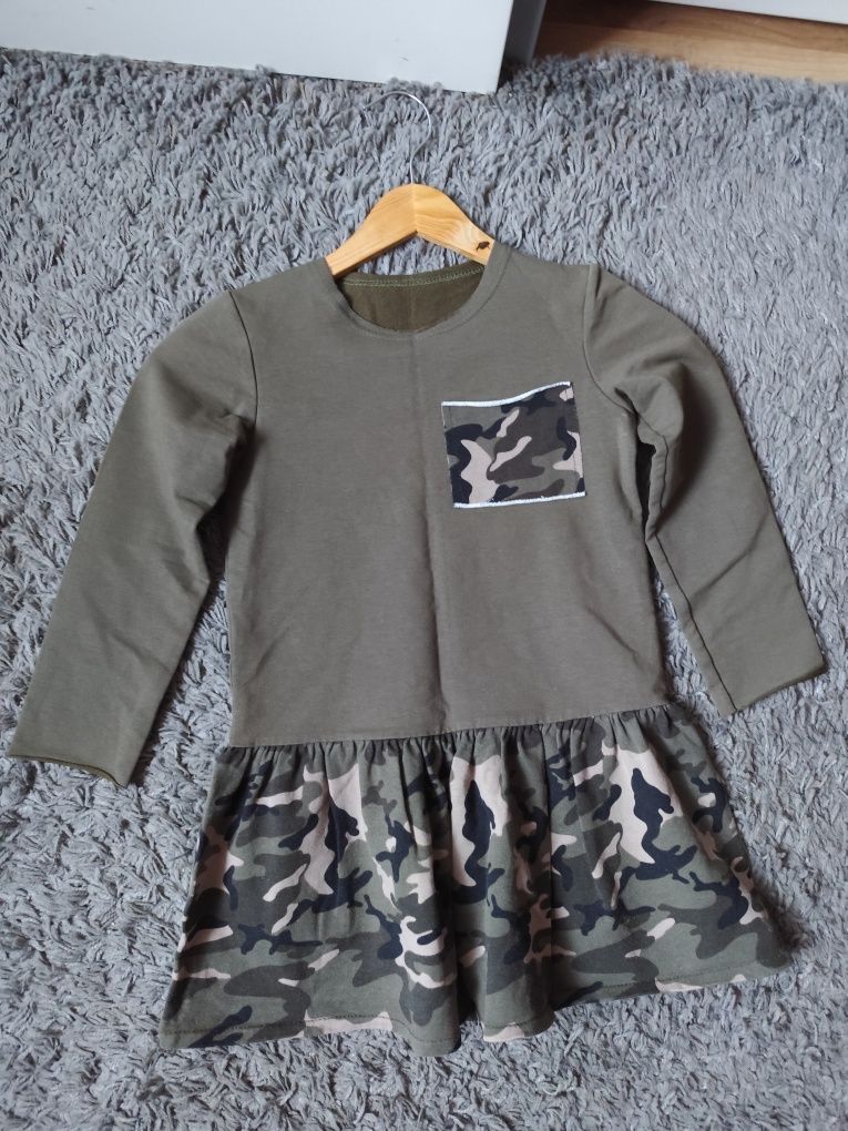 Sukienka dla dziewczynki moro styl militarny r. 110/116