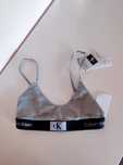 Nowy Stanik Calvina Kleina xs