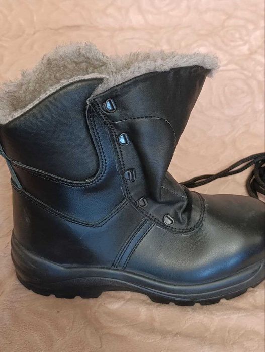 Берцы тактические Зимние.Новые. 42 размер.