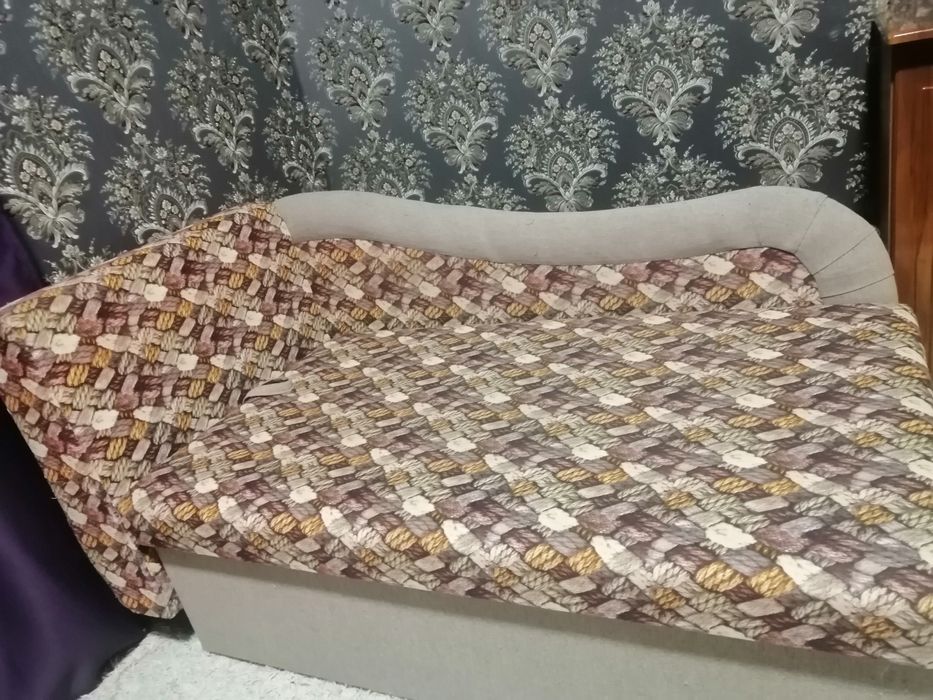 Дитячий диван в гарному стані.