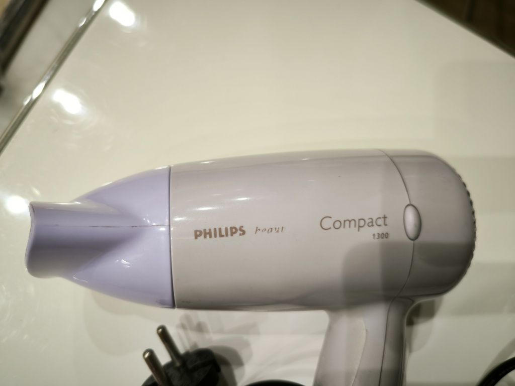 Фен Phillips Compact