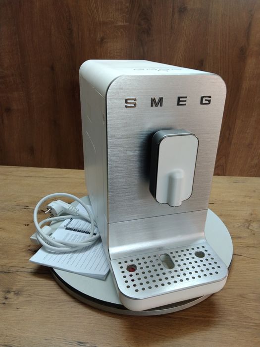 Ekspres Smeg BCC01WHMEU - STAN IGŁA!!!
