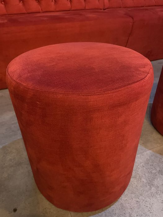 Sofá estabelecimento mais puff