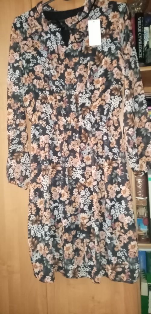 Sukienka w kwiaty