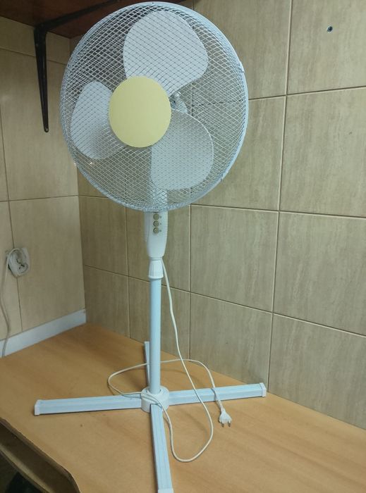 Wentylator podłogowy Castorama średnica 40 cm