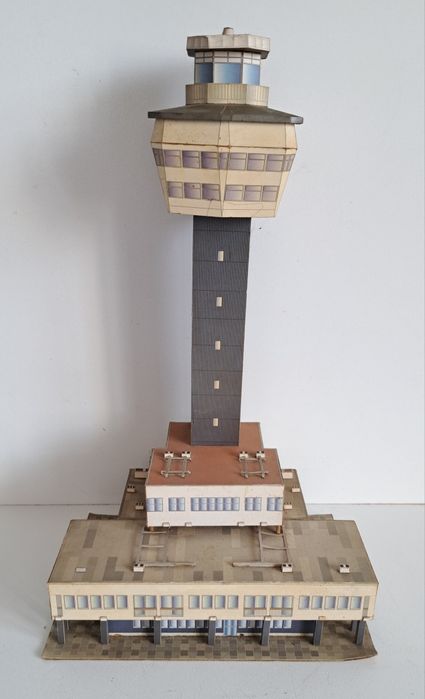 Model makieta wieża KONTROLNA lotniska wieża lotnicza papierowa