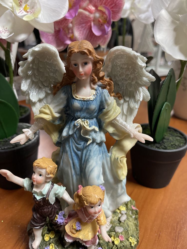 Anioł stróż dla dziecka figurka anioła
