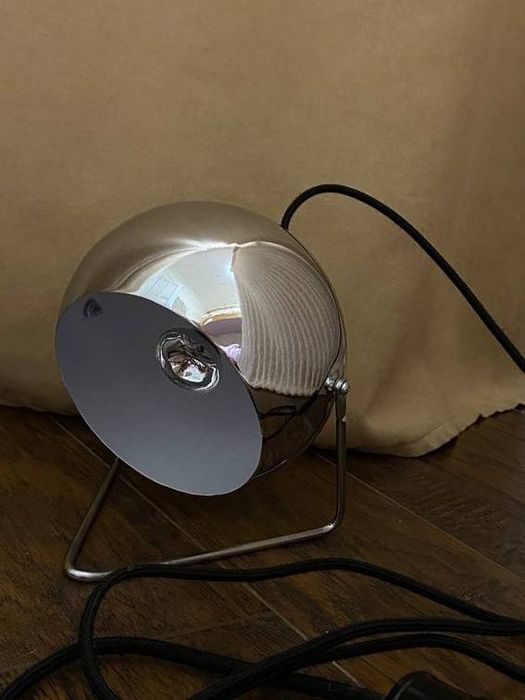 Суперова настільна лампа