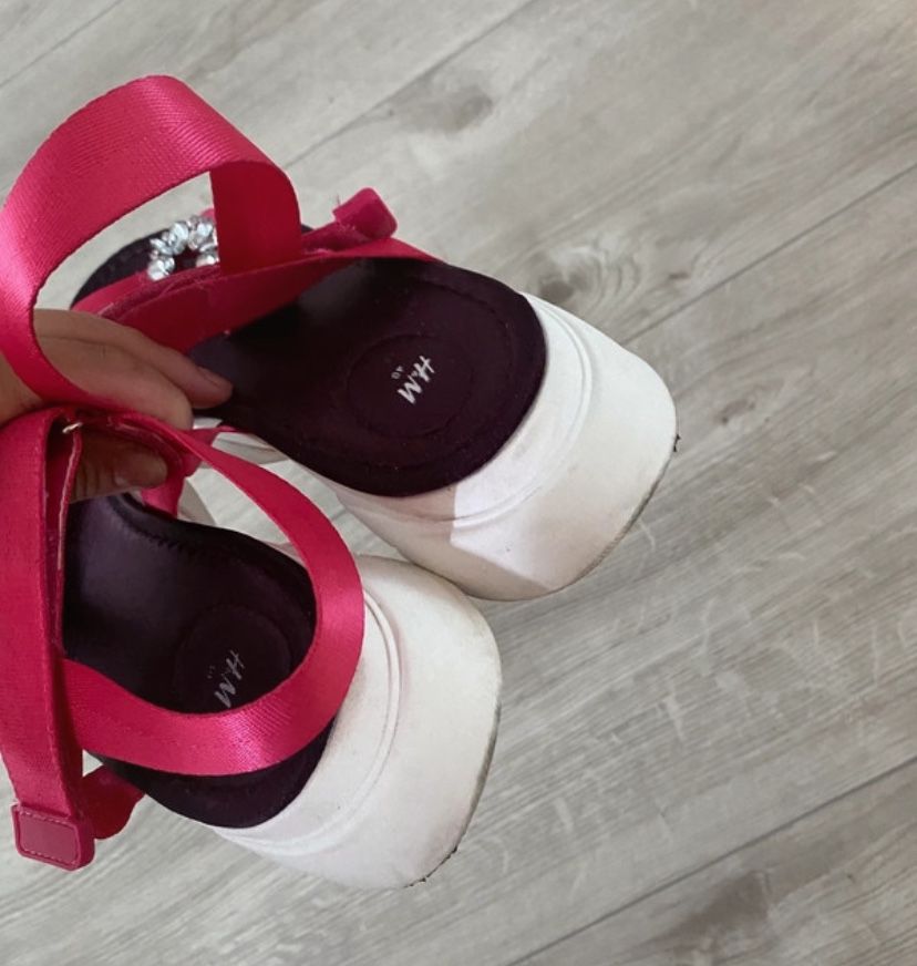 Sliczne rozowe sandalki sandaly HM