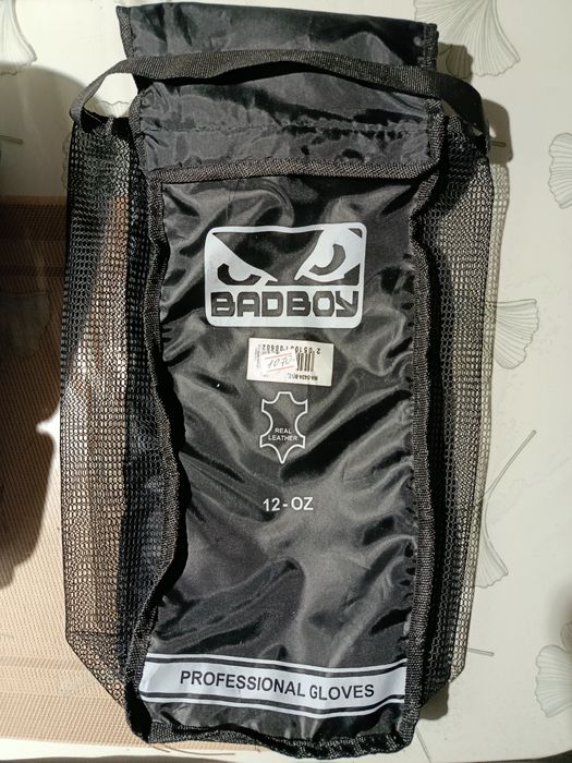 Боксерські рукавички Bad Boy 12 унцій, справжня шкіра