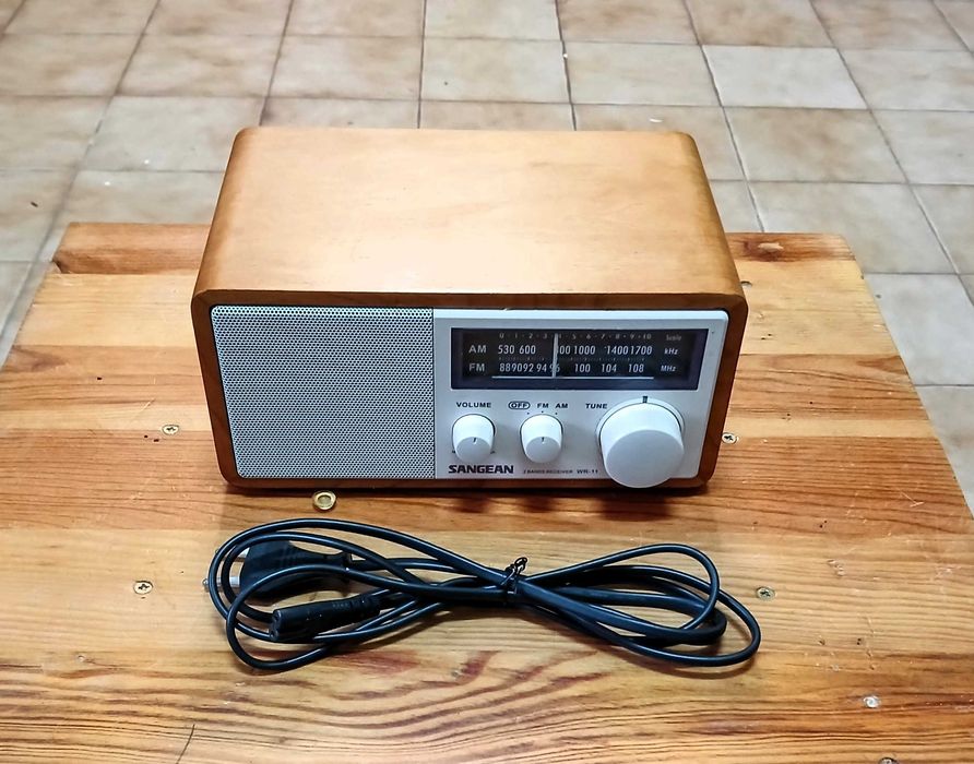 Rádio Sangean, modelo WR11