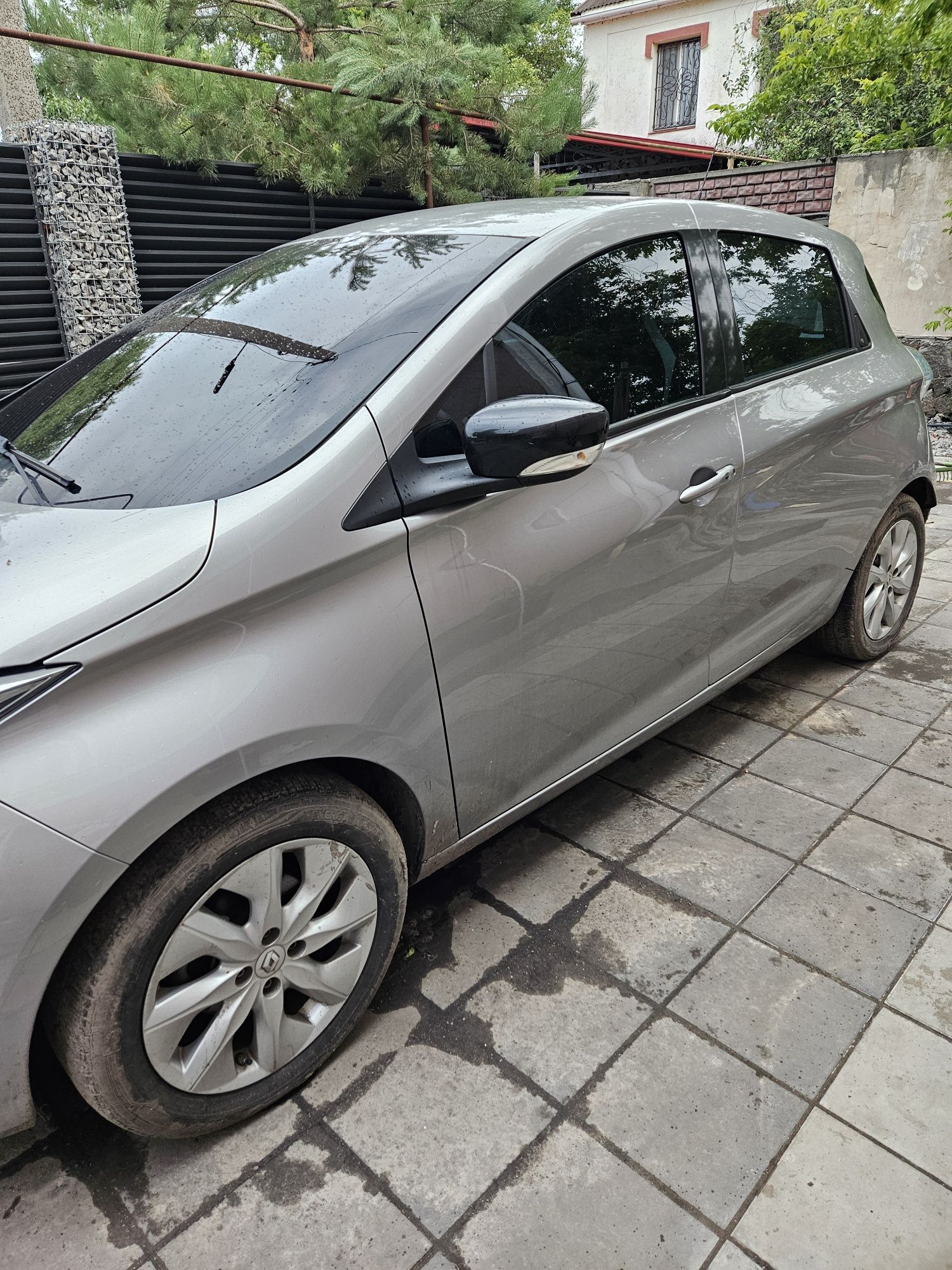 Продам свою Renault Zoe