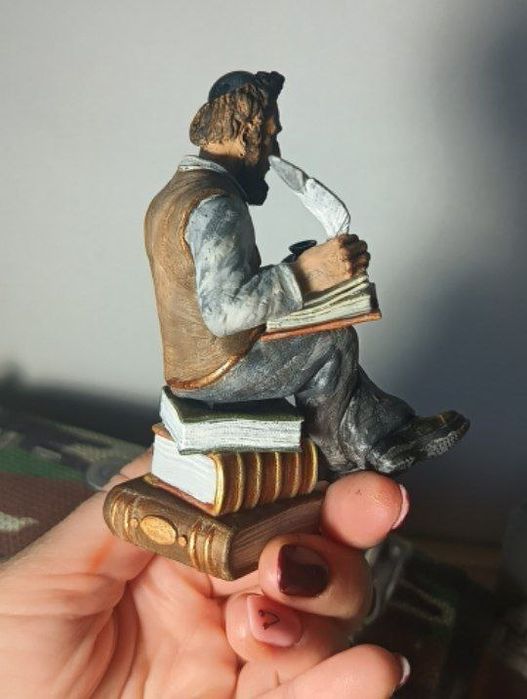 Художник по мініатюрі