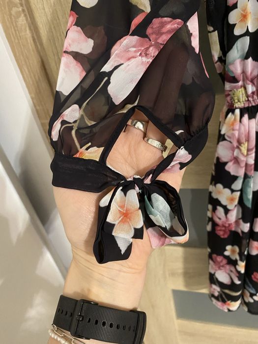 Lekka zwiewna sukienka w kwiaty 38