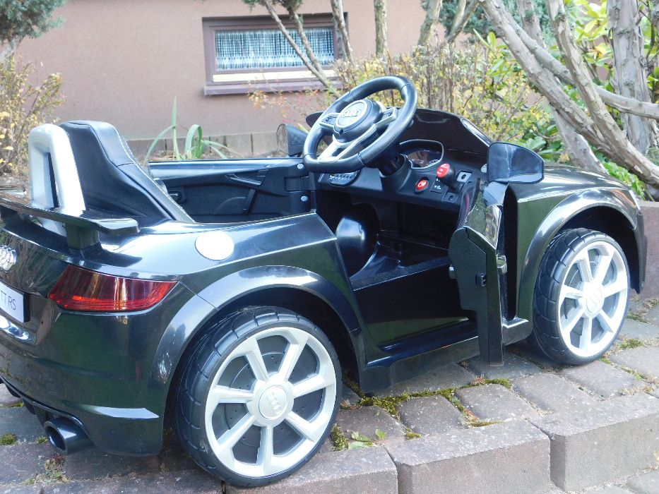 Samochód elektryczny AUDI TT RS Gumowe koła Pilot na akumulator