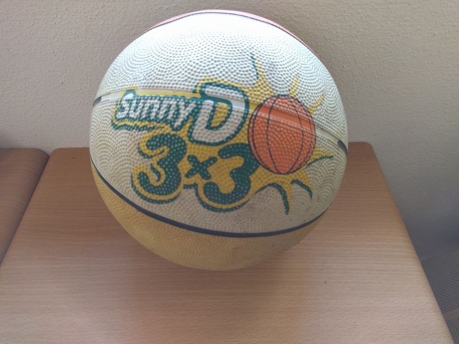 Bolas de Basket Sunny Delight e Spalding WNBA