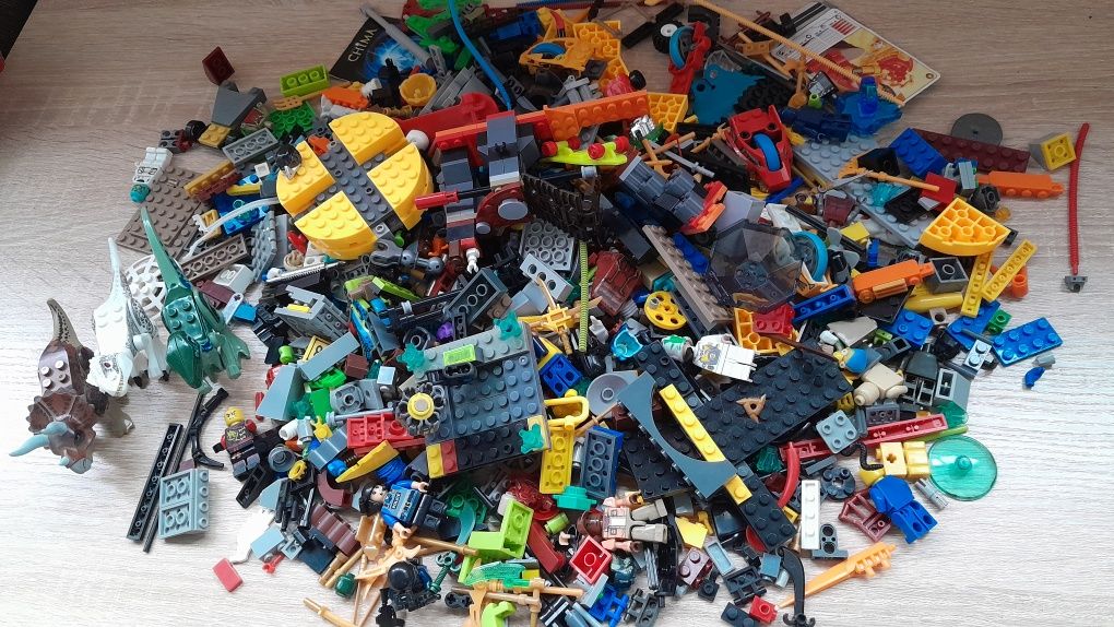 Деталі конструктора Lego