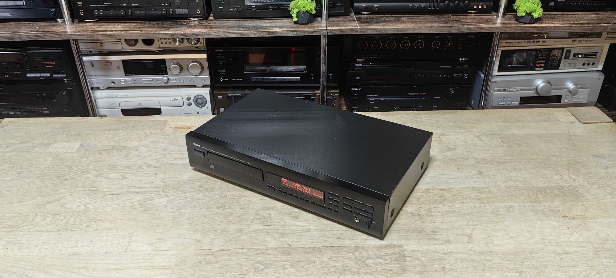 CD програвач Yamaha CDX-550E