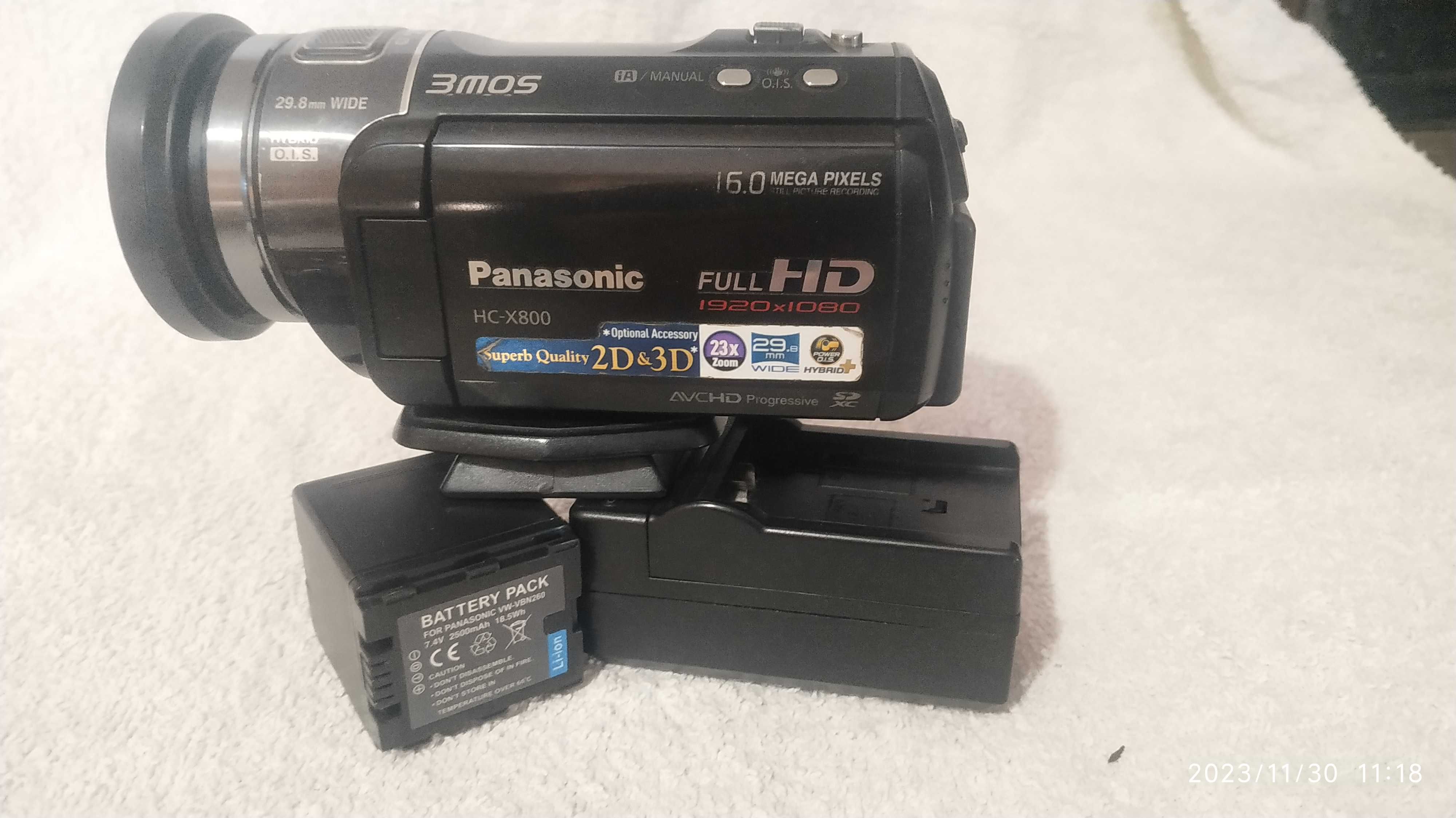 Відеокамера Panasonic HC-X800