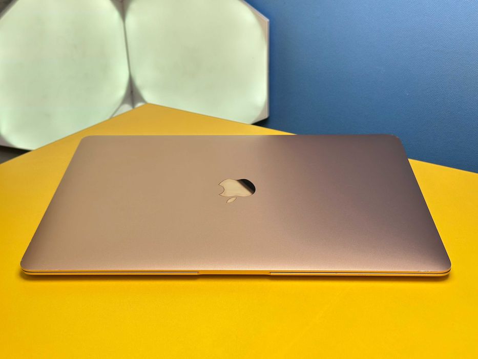 Ноутбук Apple MacBook Air 13" Gold 2020 (142151) Б/У З ГАРАНТІЄЮ