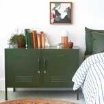 Szafka metalowa Lowdown w kolorze oliwkowym Mustard Made 100x72x40cm