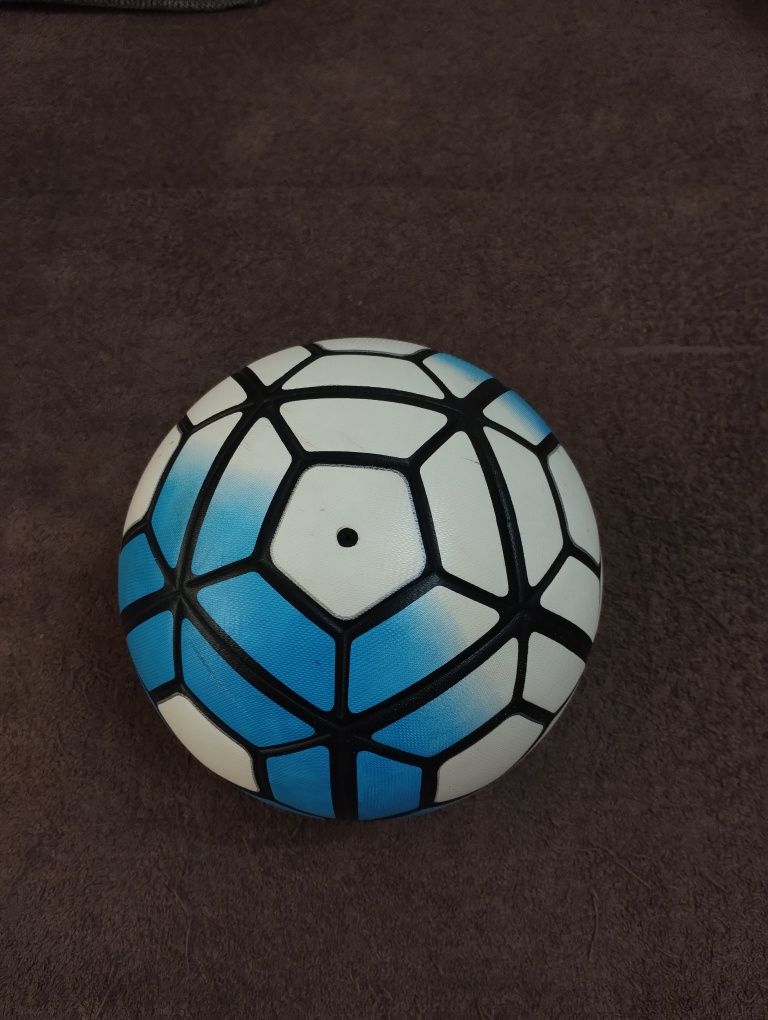 Мяч футбольный игровой