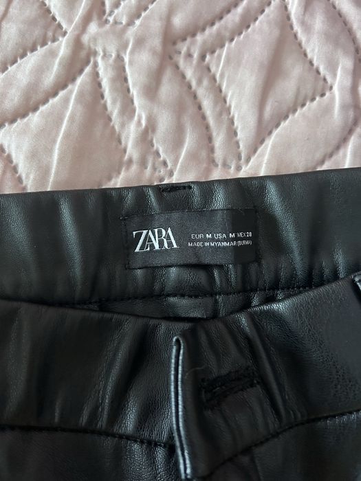 Шкіряні штани від Zara