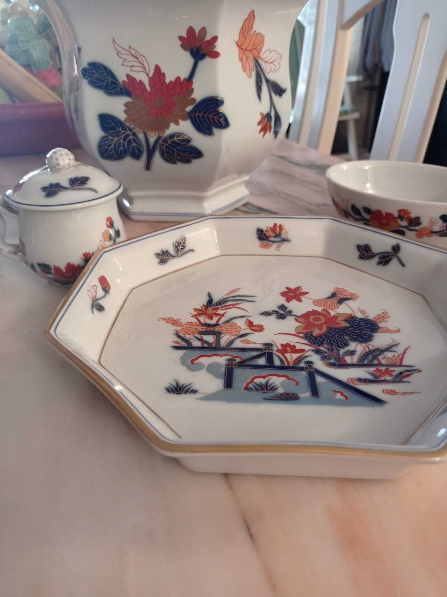 Conjunto de louça vista alegre