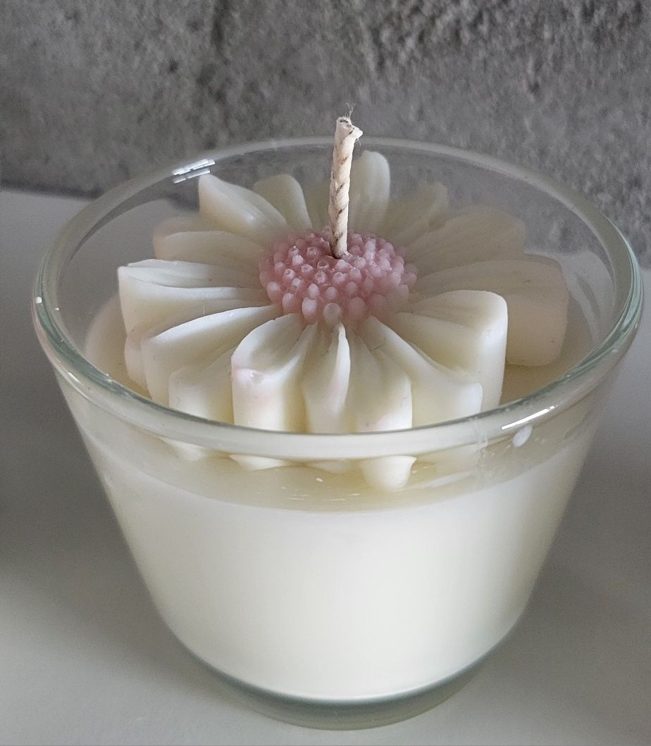 Świeca sojowa handmade w szkle. Personalizacja etykieta