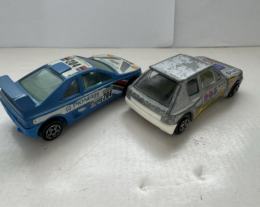 Modele samochodów w skali 1:43 Peugeot 405 205 Bburago Burago