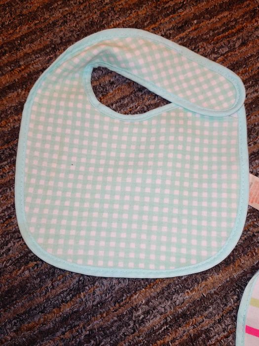 3 x śliniak z ceratką / 2 x Primark + 1 x Disney Baby