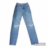 Spodnie jeansowe z dziurami