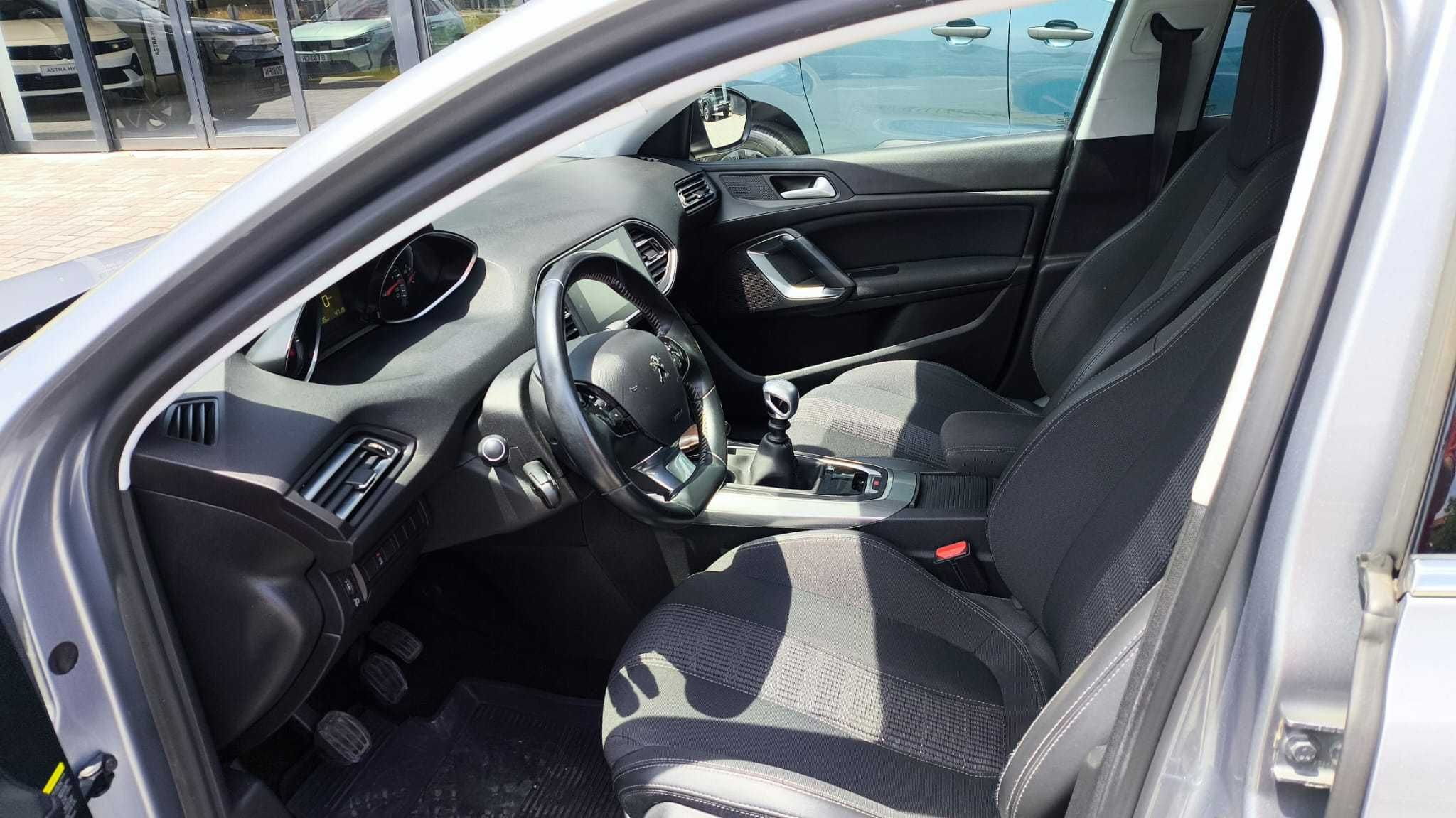 Peugeot 308 Allure 1.5 BlueHDi 130cv GPS / Vidros Escurecidos