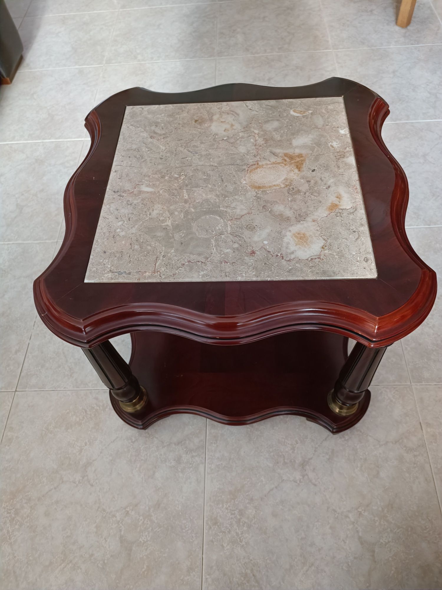 Mesa de centro em mogno