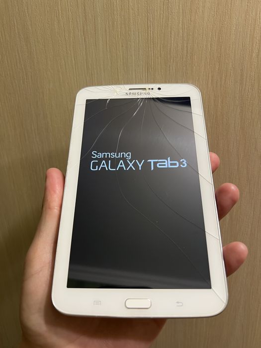 Планшет для учебы и розвлечений Samsung Galaxy Tab 3 SM-T211