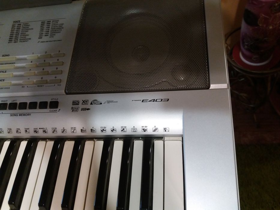 Yamaha PSR-E403 Синтезатор