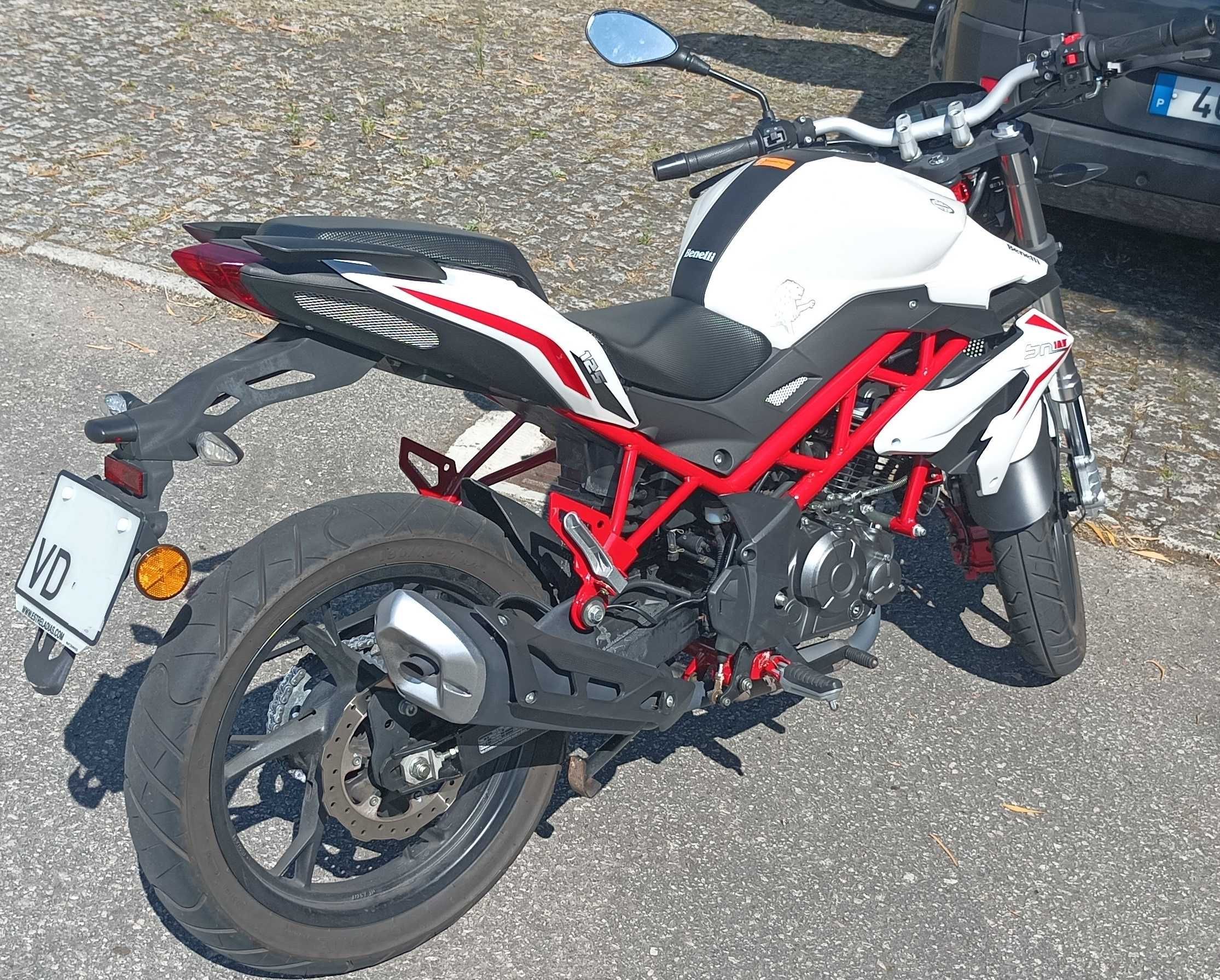 Benelli BN125 como nova