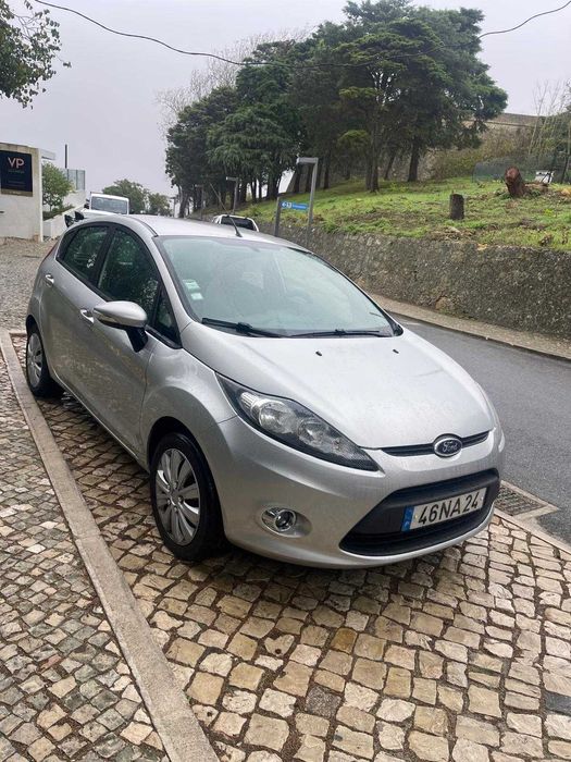 Ford Fiesta 1.25 (82 cv) 2012 - bem estimado, muito bom estado
