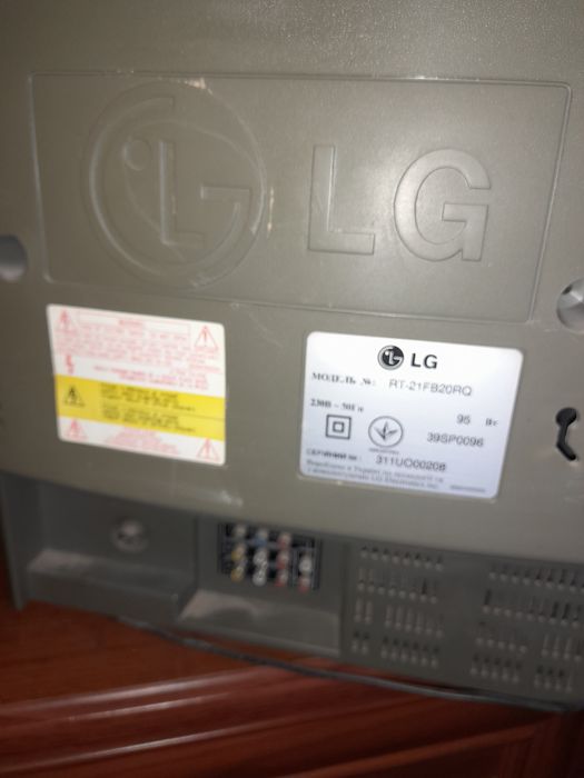 Телевизор LG  и  WEST
