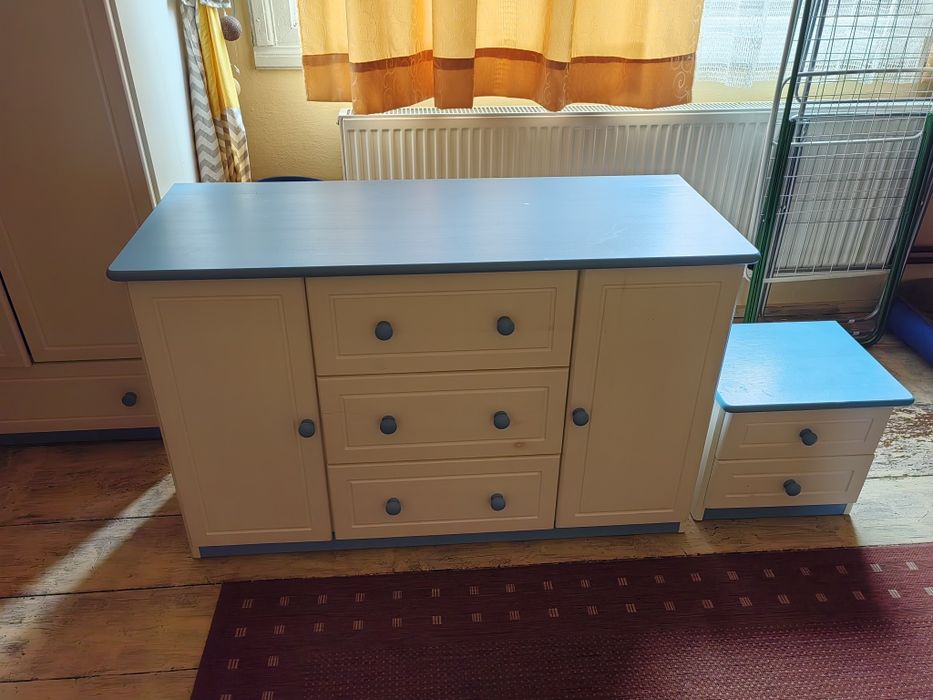 Meble dziecięce drewniane