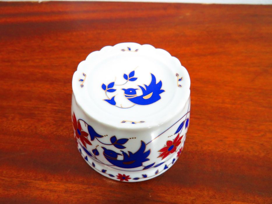 Saleiro em porcelana.