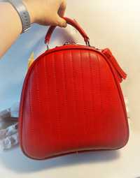 Стильный женский   стёганый рюкзак красного цвета