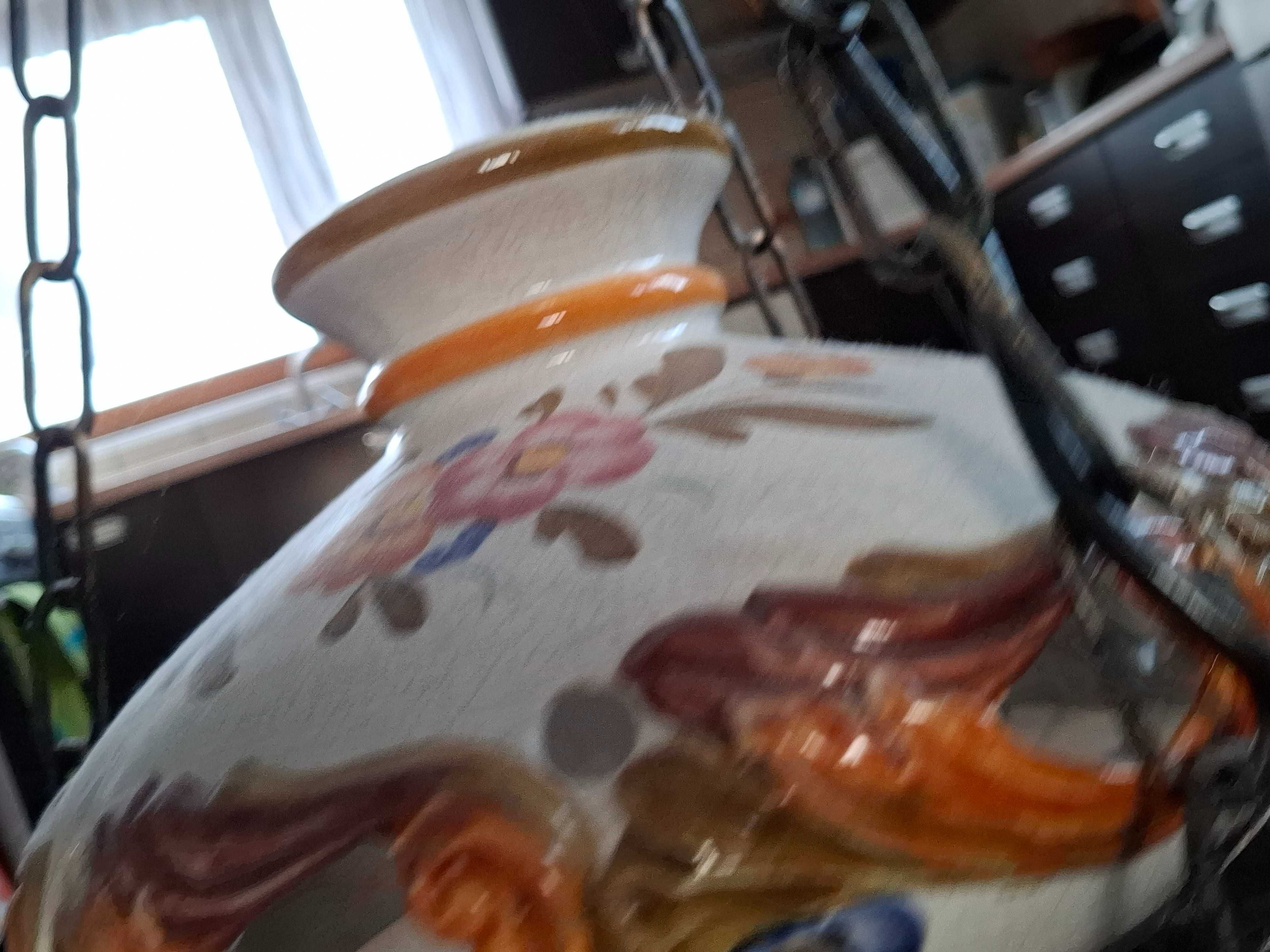 stylowy żyrandol