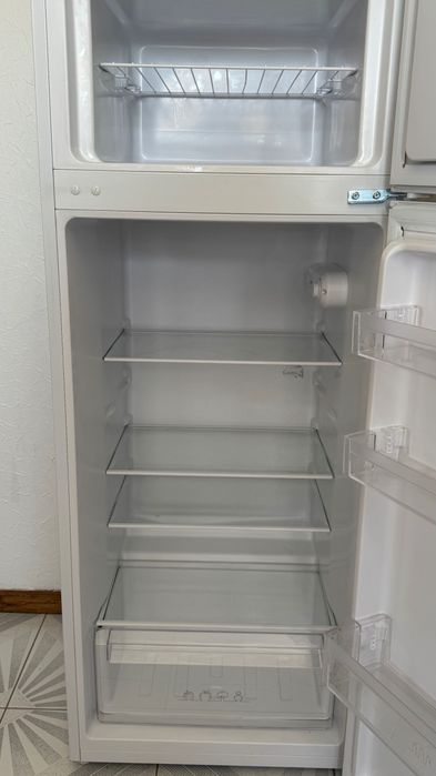 Geladeira Kunft 206 L