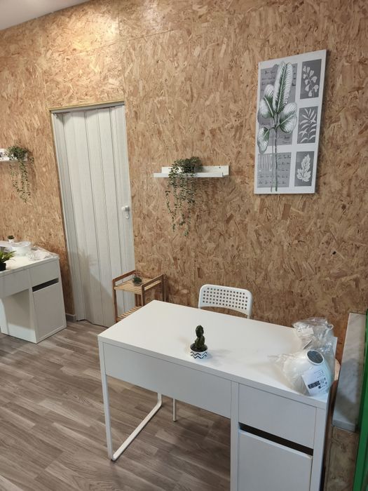 Aluga-se Mesa trabalho manicure