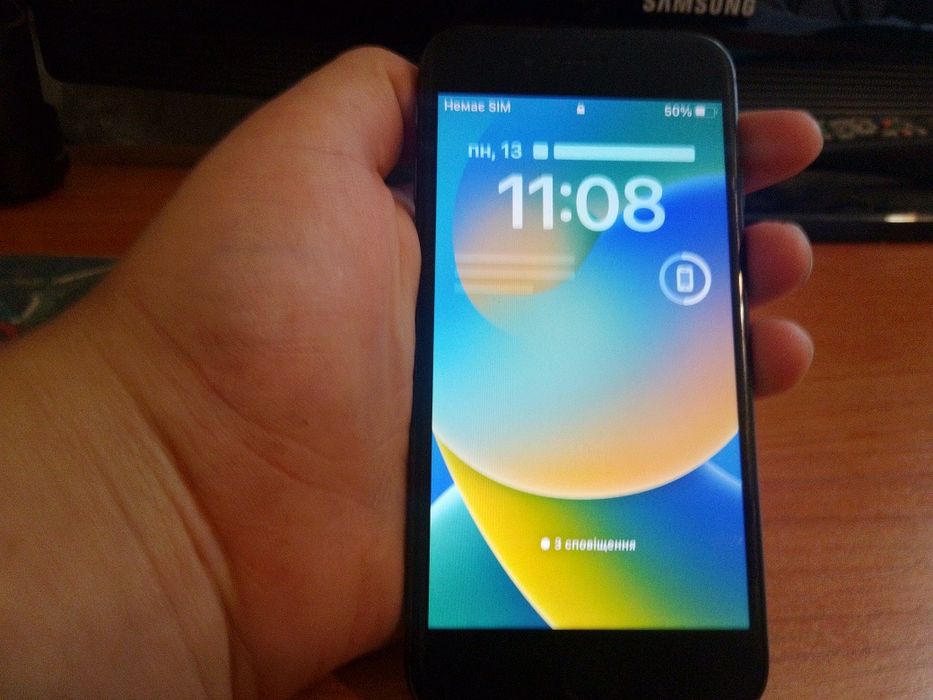 Айфон 8 з оригінальною зарядкою з коробкою та з чохлом