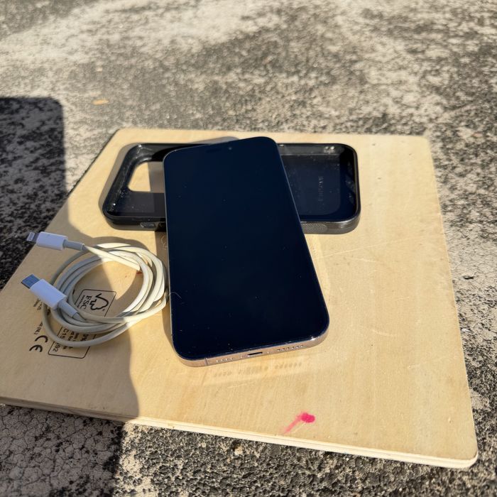 Iphone 14 pro max roxo