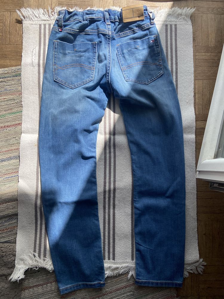 Spodnie jeans firmy Tommy Hilfiger rozmiar 140